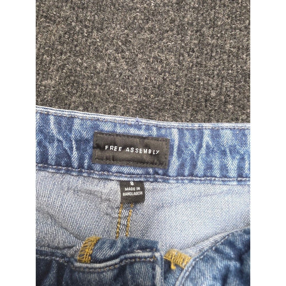 Free Assembly Womens Size 8 Blue Denim Patch Pocket Raw Hem High Rise Shorts - Picture 3 of 4